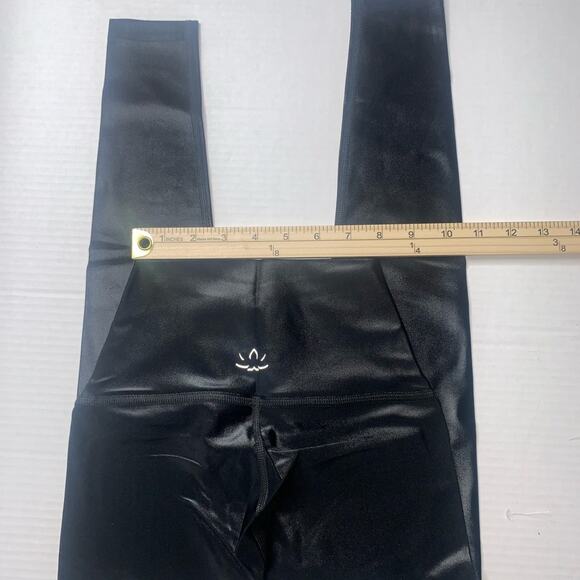 BEYOND‎ YOGA Sportgloss High-Waisted Midi Legging. Black. XS - Picture 5 of 10